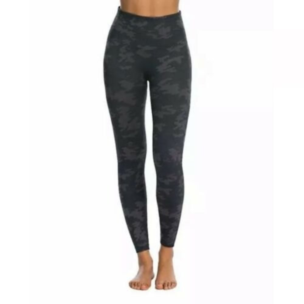 Spanx Look At Me Now Seamless Leggings in Green Camo